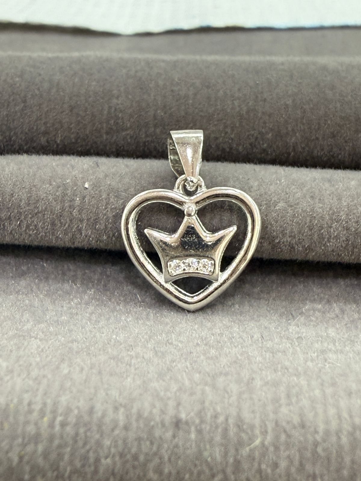 92.5 Silver Crown with Heart Fancy pendant